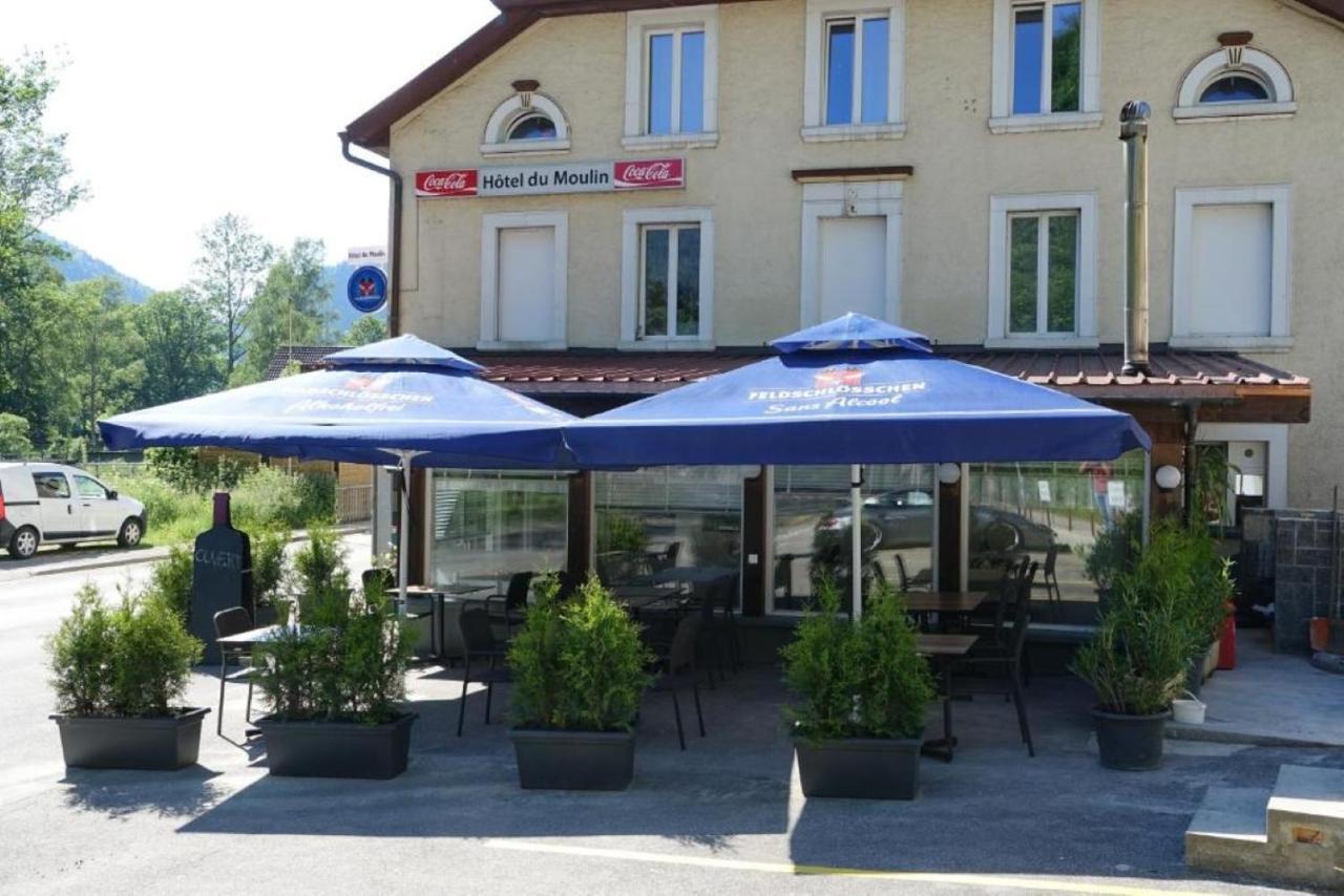 Hotel Restaurant Du Moulin Fleurier Exteriör bild